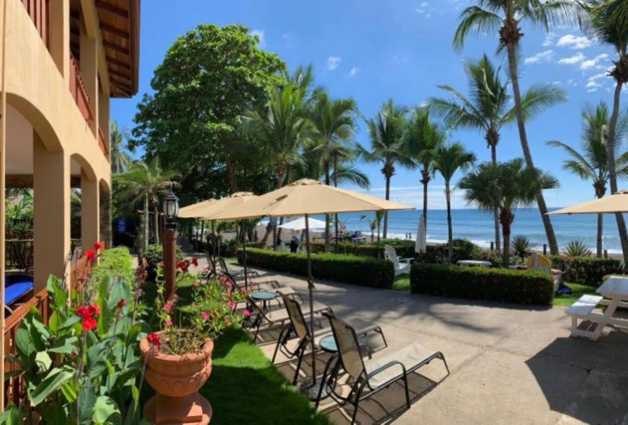 The Backyard Beachfront Hotel Jacó Esterno foto