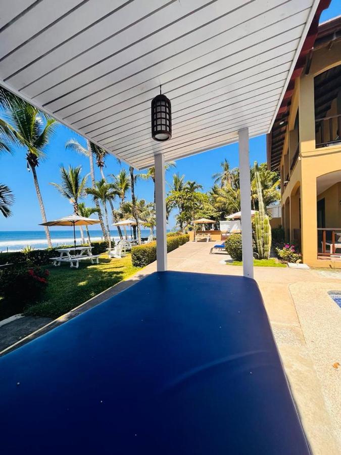 The Backyard Beachfront Hotel Jacó Esterno foto